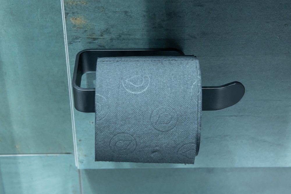 Držák toaletního papíru na nalepení 3M, 16x8x3 cm , černá barva