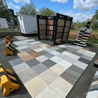 🌟 Objevte nový lesk naší venkovní výstavky dlažeb! 💫 Po intenzivním čištění září naše dlažby jako nové. Přijďte se...